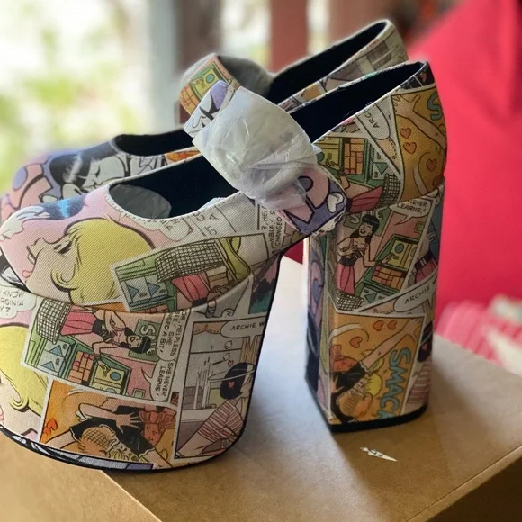 PLATFORM HEELS NWOB - Picture 3 of 6